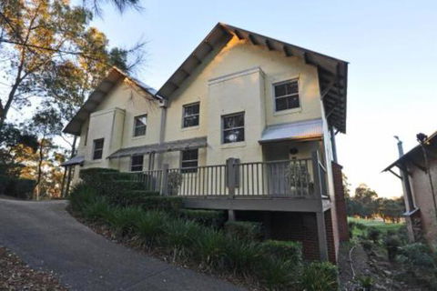 Villa Merlot Located Within Cypress Lakes - Queensland Tourism 7