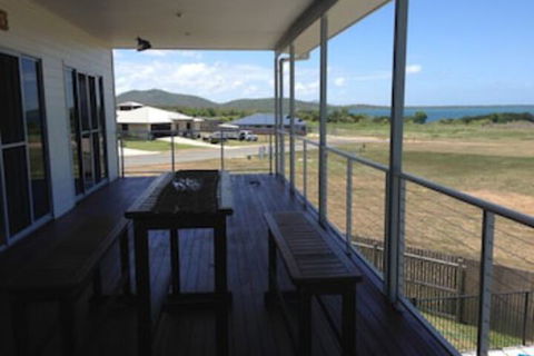 The Beach House - Queensland Tourism 0