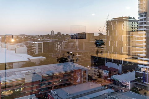 Arthouse 1144 - Queensland Tourism 1
