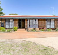 Lowes on the Lakes - QLD Tourism