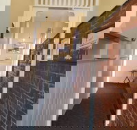 Courthouse Bar  Grill - Queensland Tourism