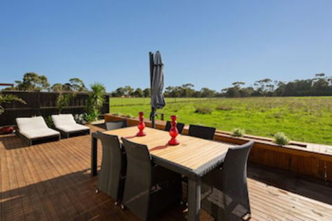The Grampian Phillip Island - QLD Tourism 0