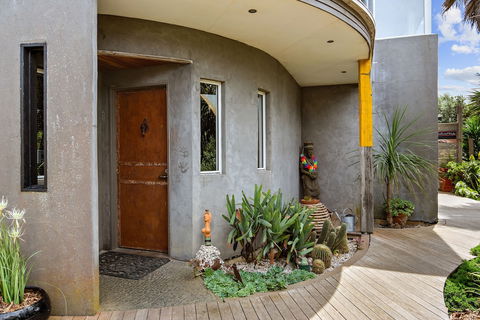 Smith Beach Getaways Beachwood Luxury Villa - QLD Tourism 5