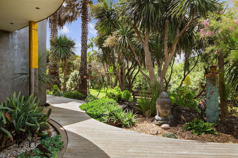 Smith Beach Getaways Beachwood Luxury Villa - QLD Tourism 2