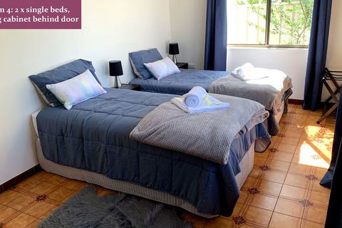 Wollongong Train Station Holiday House - QLD Tourism 4