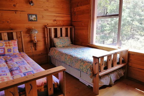 Minnow Cabins - QLD Tourism 7