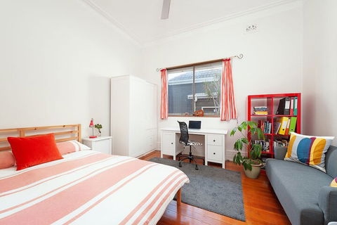 Sunny Family Beach House - Queensland Tourism 5