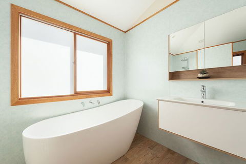 Sunny Family Beach House - Queensland Tourism 6