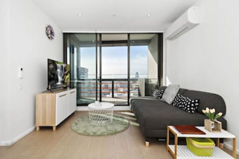 Indie, 2BDR Docklands Apartment - Queensland Tourism 0