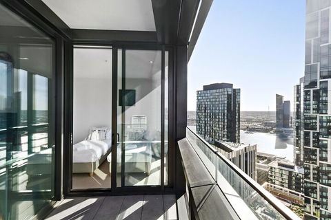Indie, 2BDR Docklands Apartment - Queensland Tourism 1