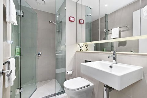 Indie, 2BDR Docklands Apartment - Queensland Tourism 4