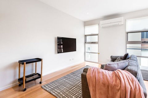 Hotham, 2BDR North Melbourne Apartment - QLD Tourism 6