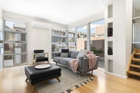 Hotham, 2BDR North Melbourne Apartment - QLD Tourism 0