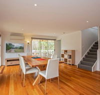 Bay Breeze Retreat - QLD Tourism