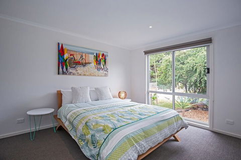 Bay Breeze Retreat - QLD Tourism 4