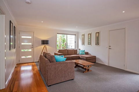 Bay Breeze Retreat - QLD Tourism 7