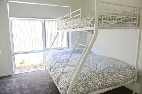 7 Gilmore Smiths Beach House - QLD Tourism 1