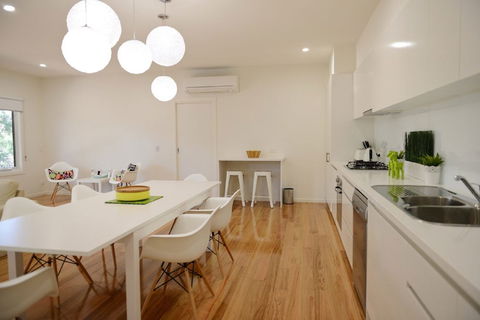 7 Gilmore Smiths Beach House - QLD Tourism 3