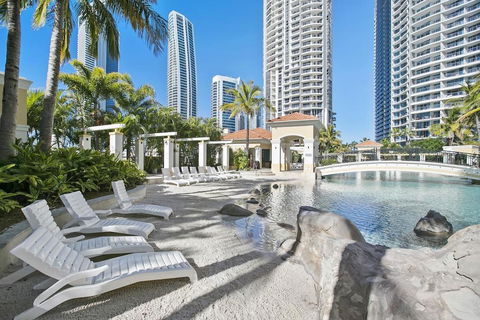 Peep Sleep Chevron Towers - Queensland Tourism 1