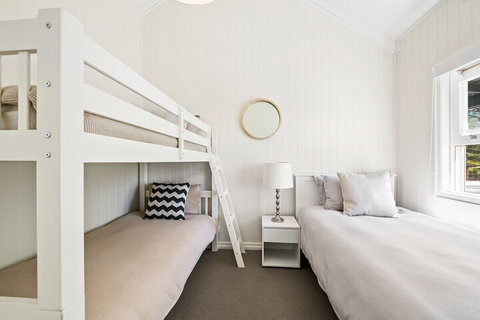 Hollow Tree Farm - Peace And Quiet On 30 Acres Right In Toowoomba - QLD Tourism 7