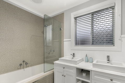 Settle In On 260 Settlement In Cowes - QLD Tourism 3