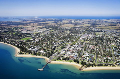 Settle In On 260 Settlement In Cowes - QLD Tourism 1