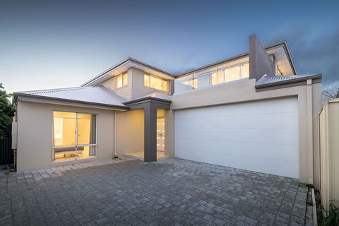 Balcatta 4 Bedroom House - Queensland Tourism 1