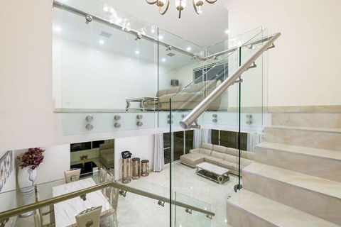 Balcatta 4 Bedroom House - Queensland Tourism 4