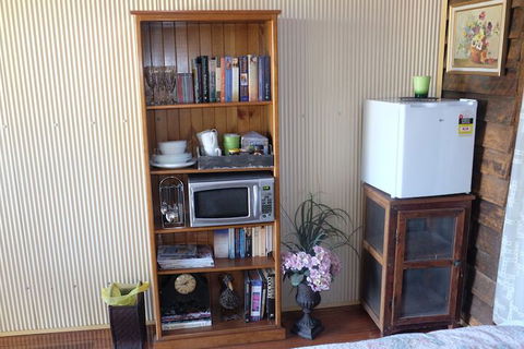 Yea Cabin Bunkhouse - QLD Tourism 4
