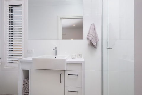 Albury Yalandra Apartment 4 - Queensland Tourism 5