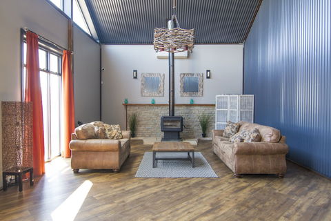 Dubbo Rhino Lodge - Queensland Tourism 5