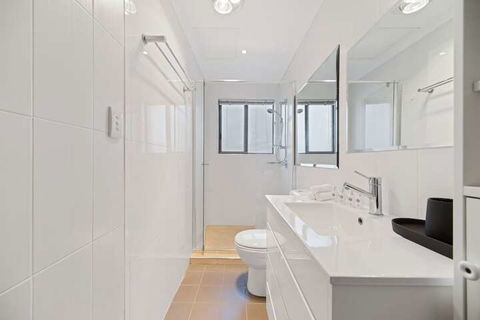 HomeHotel 4 Bedroom & Homeoffice With Nice Pool - Queensland Tourism 5