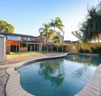 HomeHotel 4 Bedroom  Homeoffice with Nice Pool - Queensland Tourism
