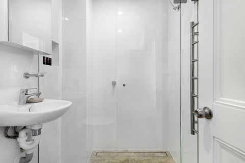 Coachhouse On The Beach - QLD Tourism 2