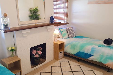Coachhouse On The Beach - QLD Tourism 7