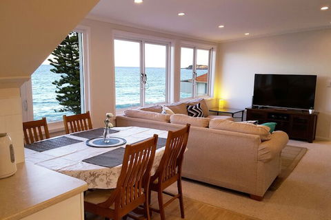 Coachhouse On The Beach - QLD Tourism 6