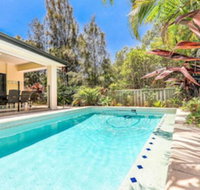 Large House with Pool - Queensland Tourism