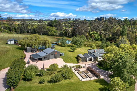 The Cottage At 3 Willows Vineyard - Queensland Tourism 1