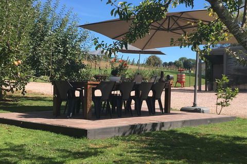 The Cottage At 3 Willows Vineyard - Queensland Tourism 2
