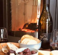 The Cottage at 3 Willows Vineyard - Queensland Tourism