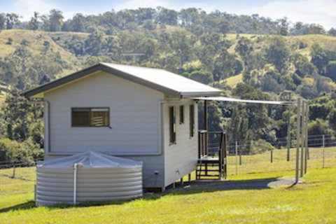 Valley Cabins By The Creek - QLD Tourism 0