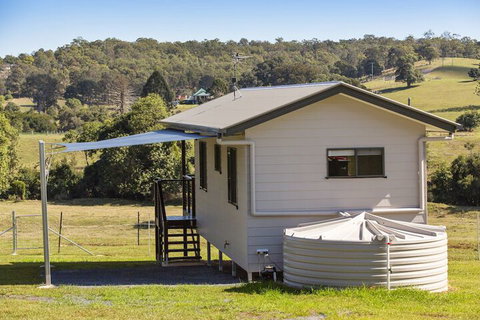 Valley Cabins By The Creek - QLD Tourism 2