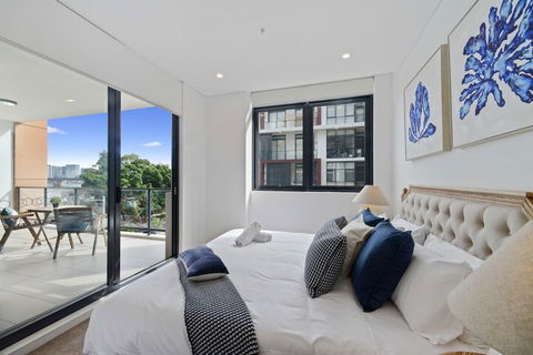 HomeHotel Waterside Luxury & New Residences - Queensland Tourism 5
