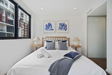HomeHotel Waterside Luxury & New Residences - Queensland Tourism 7
