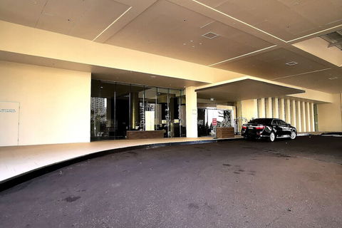 L7 Surfers Paradise Apartment - QLD Tourism 3