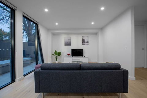 106 Modern Prestige 3 Storey New Establishment - Queensland Tourism 2