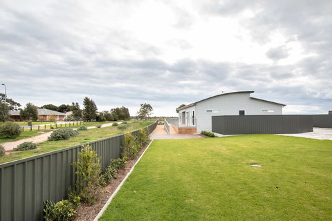 Wellington Lake Retreat - QLD Tourism 0