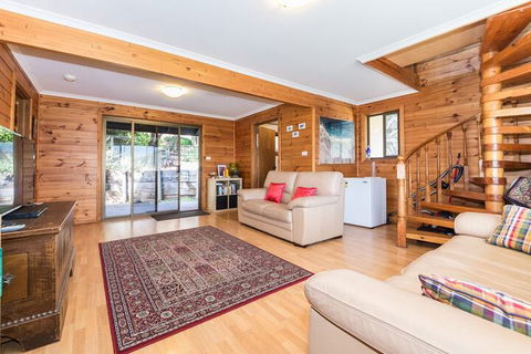 31 Elizabeth Crescent - QLD Tourism 4