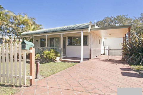 Ryans Cottage Sawtell NSW - QLD Tourism 6