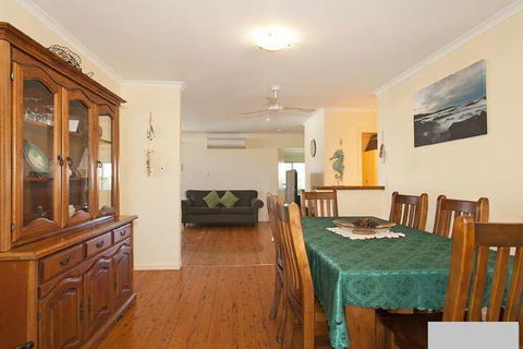 Ryans Cottage Sawtell NSW - QLD Tourism 2